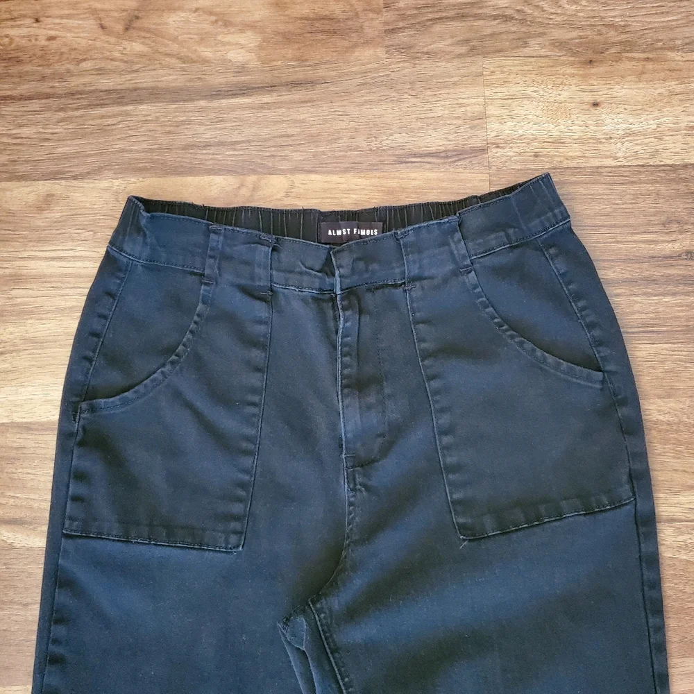 Almost Famous Denim Joggers Size Medium Black